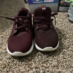 UnderArmour Tennis Shoes